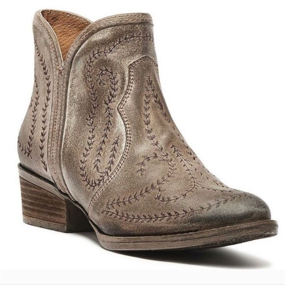 Sterling River leather short boots 7.5 distressed - Picture 2 of 13